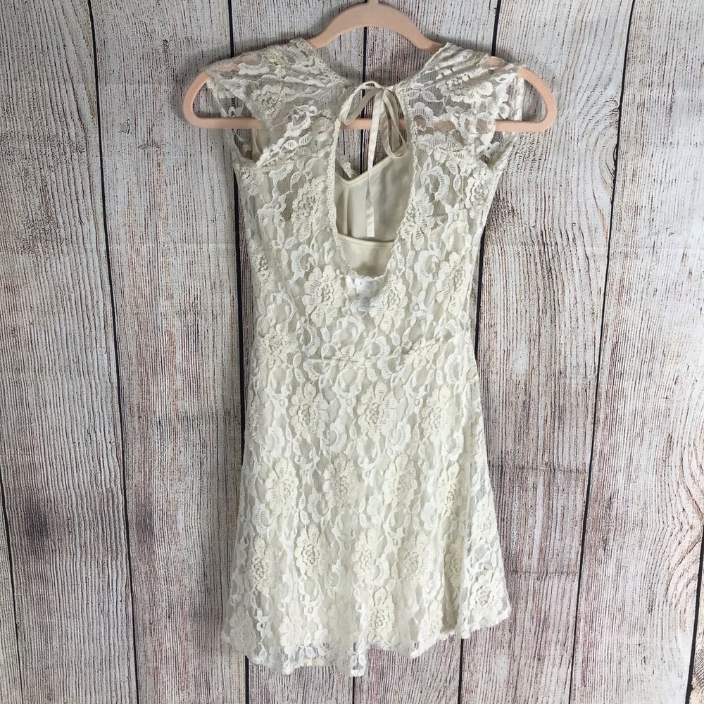 Summer Lace mini dress !! Cute!!! ( Small ) - Picture 3 of 5